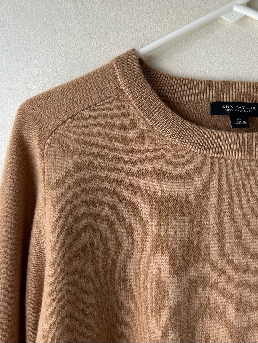 Ann Taylor 100% Cashmere Crewneck Sweater Camel Tan XL - Picture 5 of 8